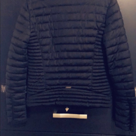 Guess spring / fall jacket small asking $100 - Picture 2 of 3